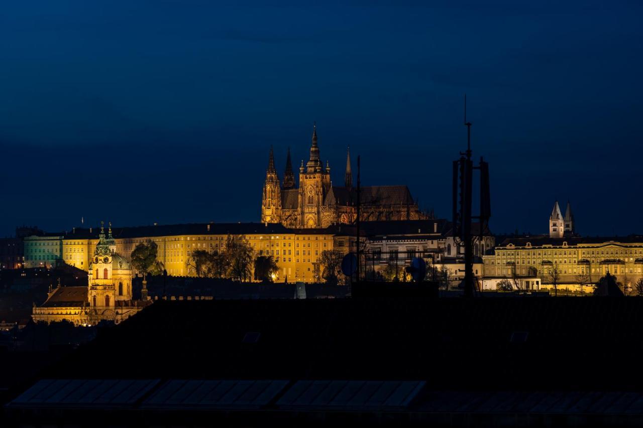 Castle View Apartment Prag Exteriör bild